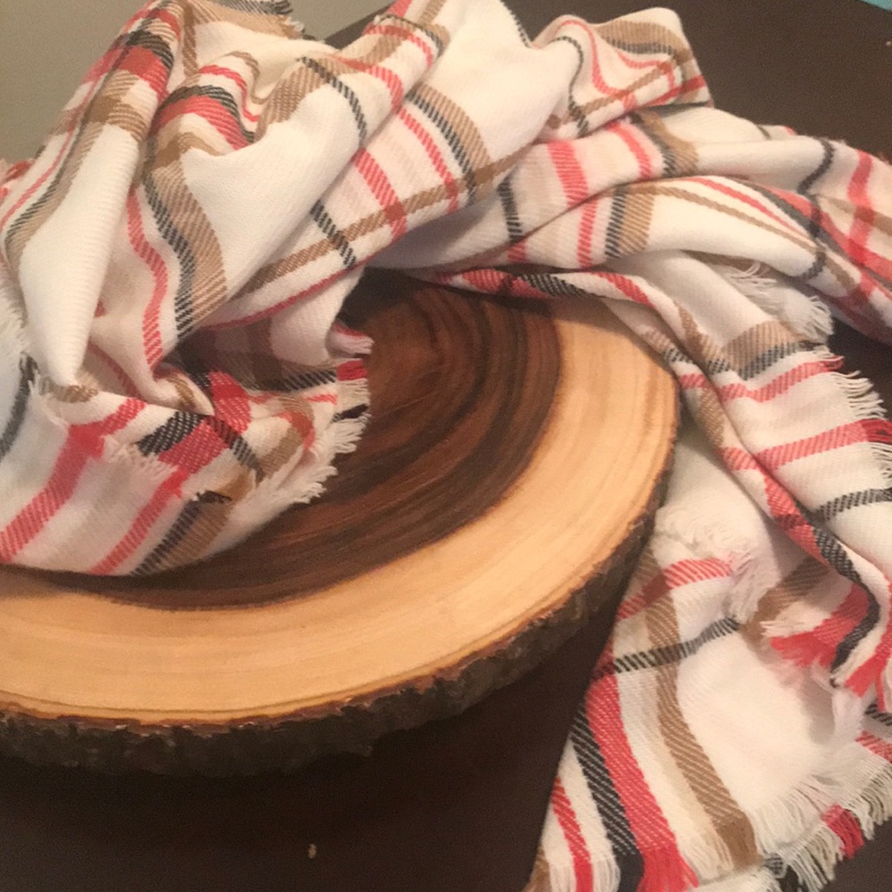 Ann Taylor blanket scarf - Picture 4 of 7